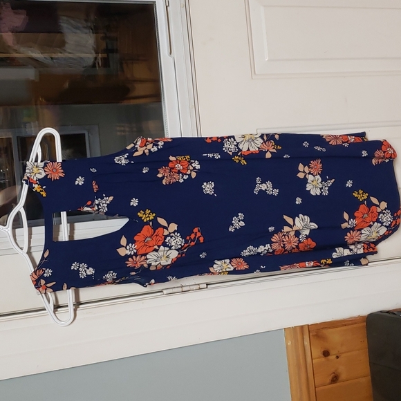 Old navy floral dress, size medium. - Picture 2 of 2